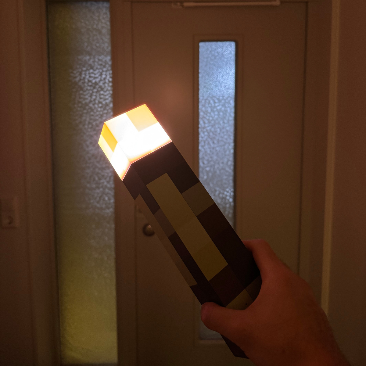 Pixel Torch: Minecraft de la pantalla a la realidad